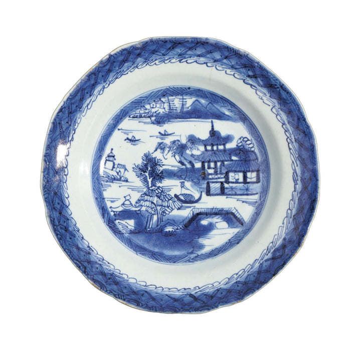 Chinese Canton porcelain rim soup (c. 1820)