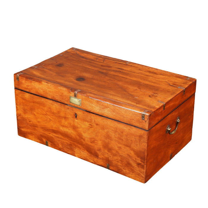 British officer’s trunk in mahogany and brass (c. 1830)