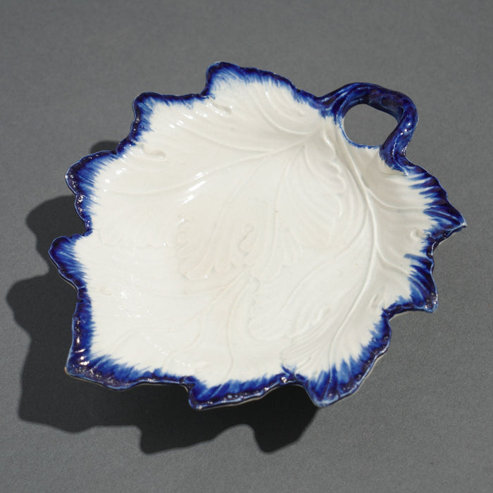 Shell edge pearlware grape leaf condiment dish (c. 1820)