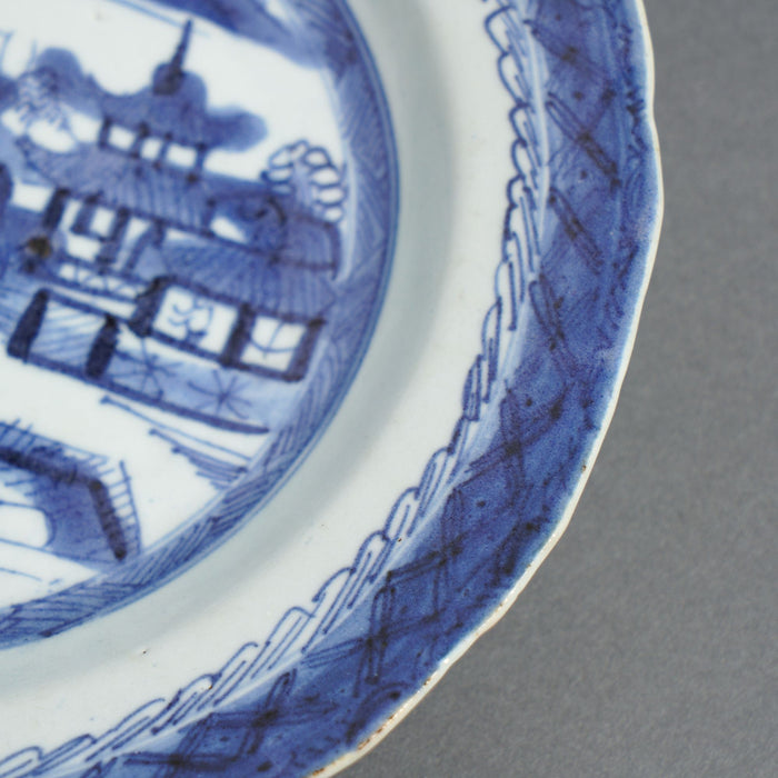 Chinese Canton porcelain rim soup (c. 1820)