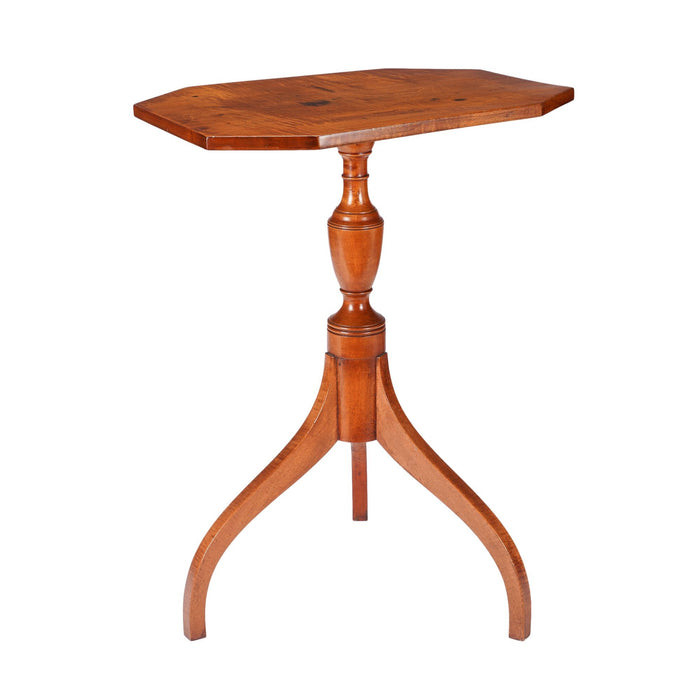 American Hepplewhite maple spider leg candle stand (c. 1800-10)