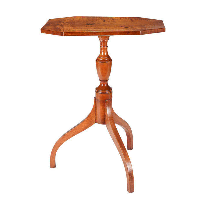 American Hepplewhite maple spider leg candle stand (c. 1800-10)