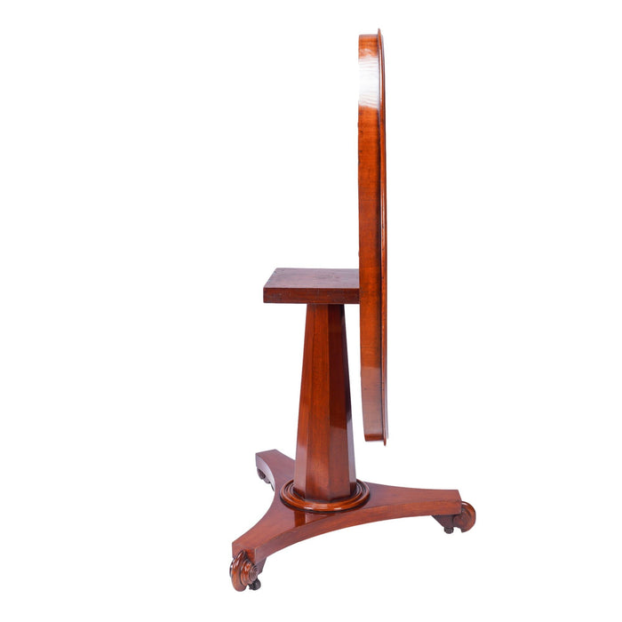 American mahogany round top table (c. 1835)