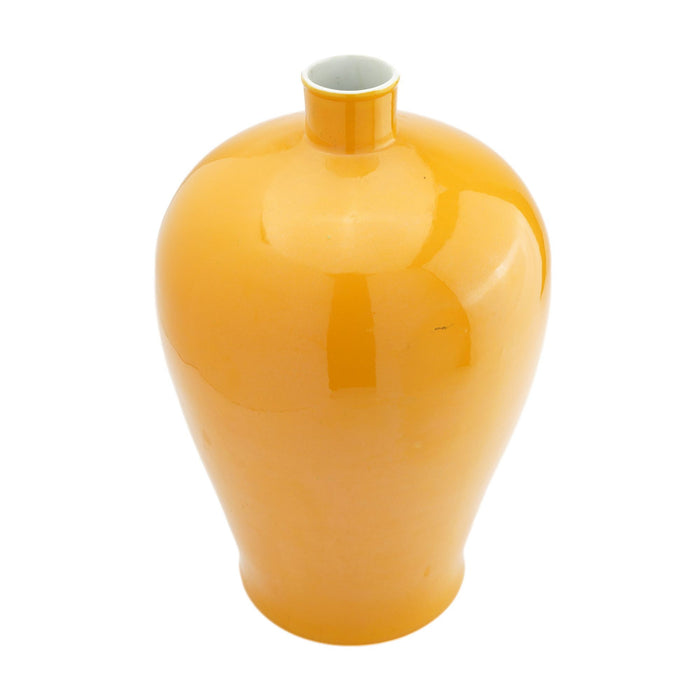 Large Chinese mei-ping form porcelain vase in Imperial yellow (1912-1949)