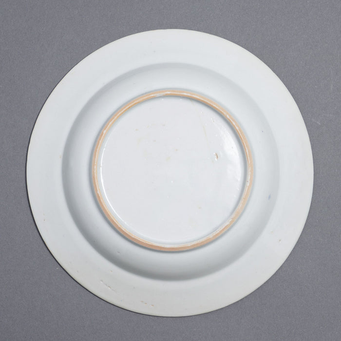 Chinese export porcelain shallow dish (c. 1800)