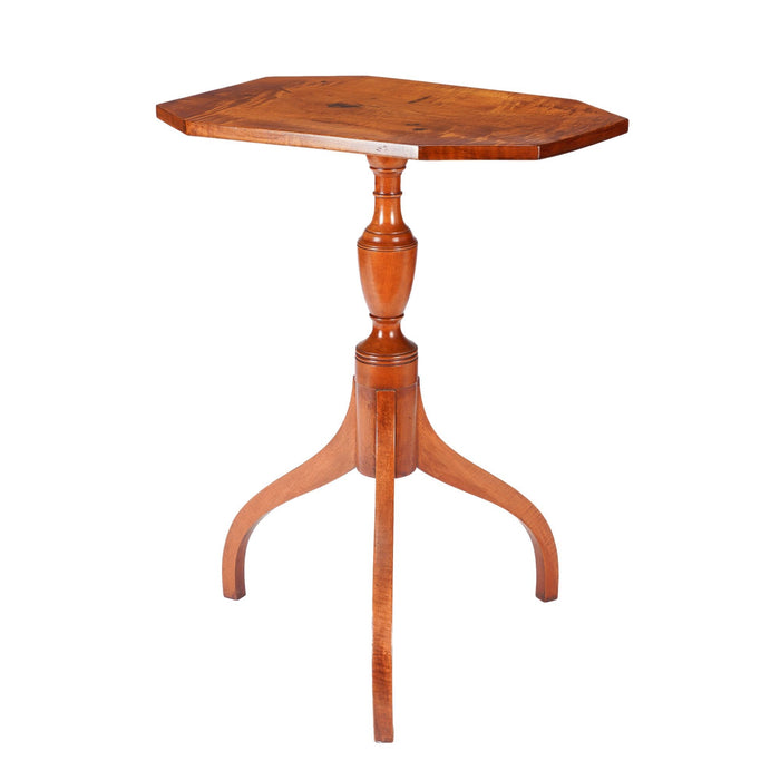 American Hepplewhite maple spider leg candle stand (c. 1800-10)