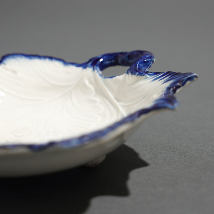 Shell edge pearlware grape leaf condiment dish (c. 1820)