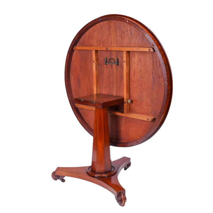 American mahogany round top table (c. 1835)