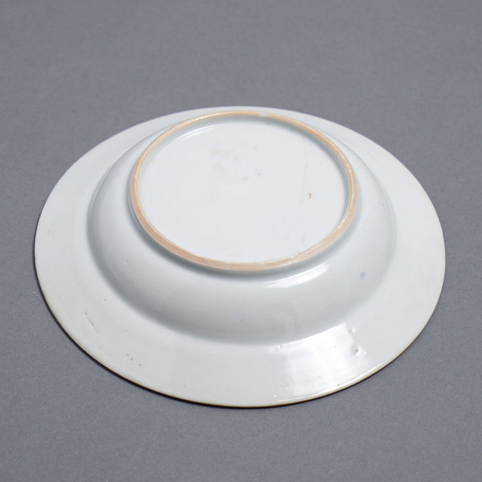 Chinese export porcelain shallow dish (c. 1800)