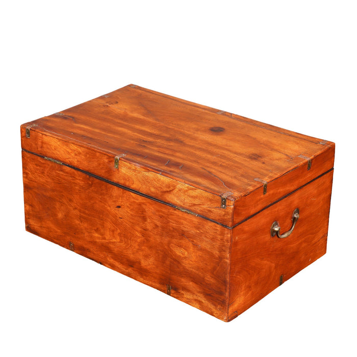 British officer’s trunk in mahogany and brass (c. 1830)