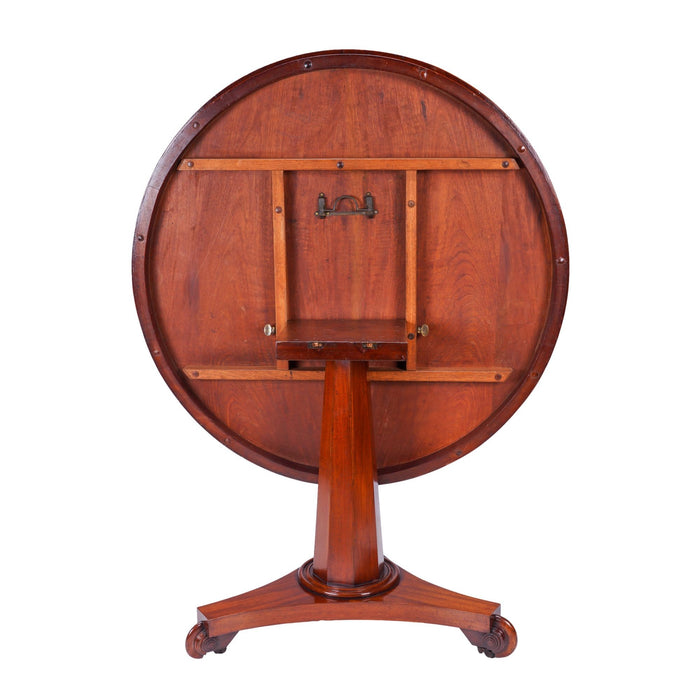 American mahogany round top table (c. 1835)