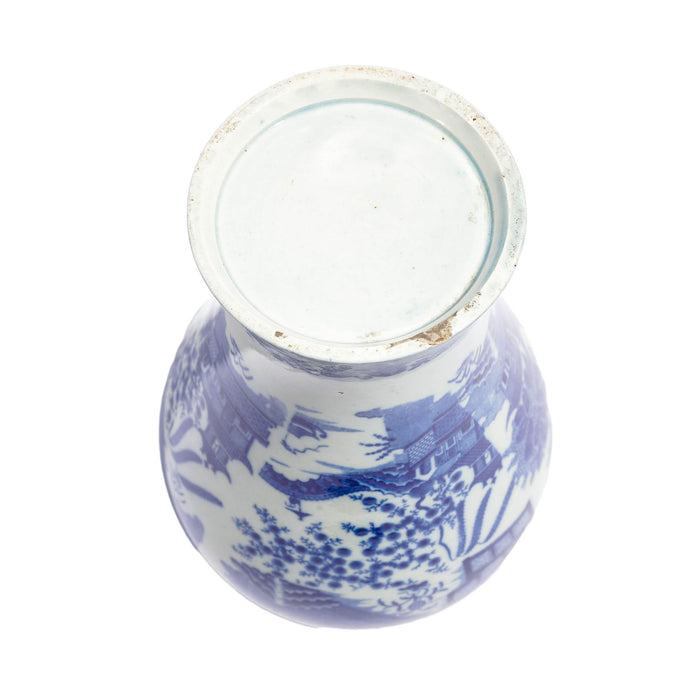 Chinese porcelain Mai-ping form vase (c. 1775-1800)