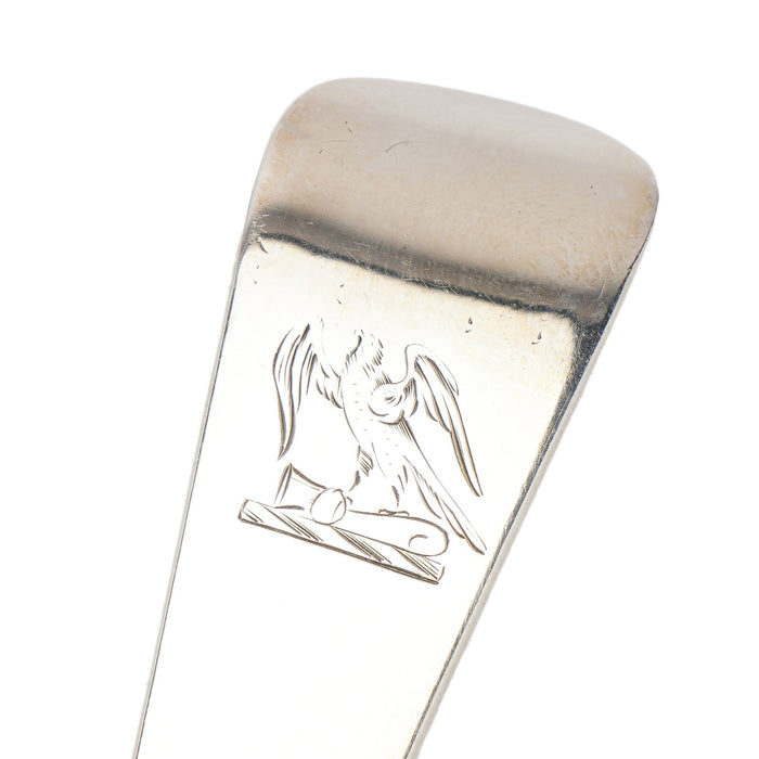 English Georgian shell form ladle in sterling silver (c. 1700's)