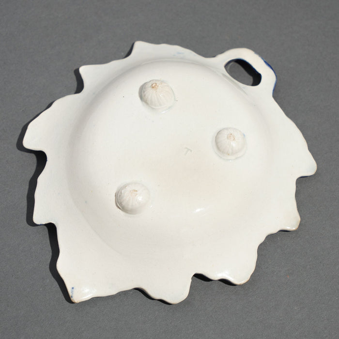 Shell edge pearlware grape leaf condiment dish (c. 1820)