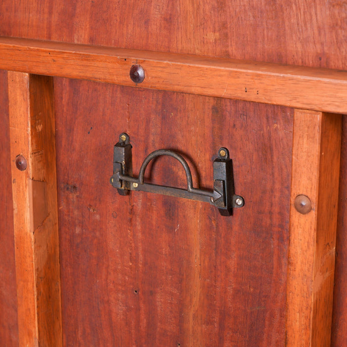 American mahogany round top table (c. 1835)