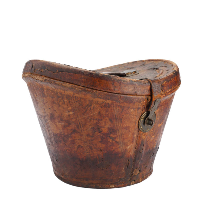 English leather hat box for a man’s wide brim top hat (c. 1830-40)