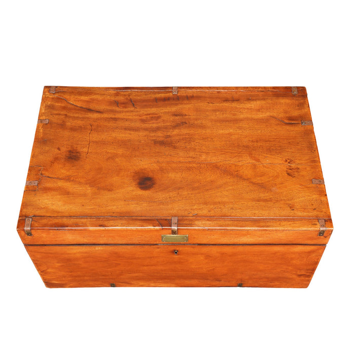 British officer’s trunk in mahogany and brass (c. 1830)