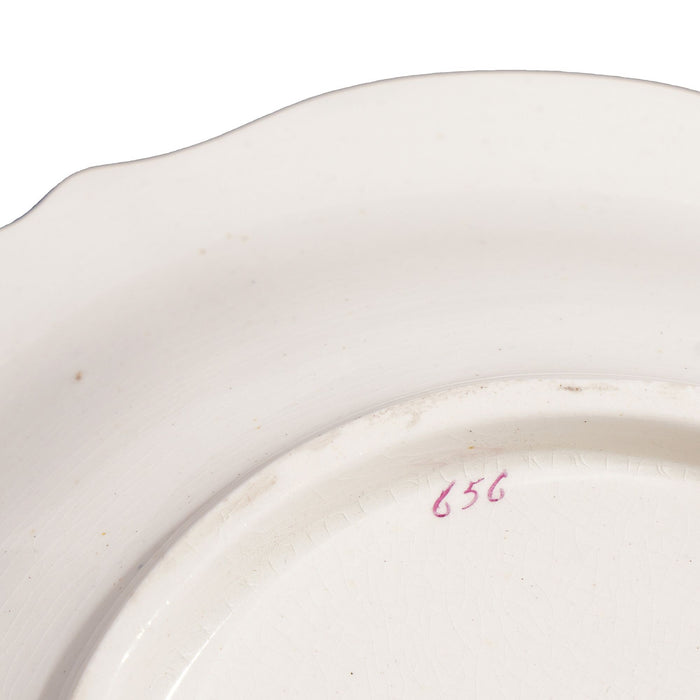 English biscuit shell dish with leaf and branch decoration (c. 1820)