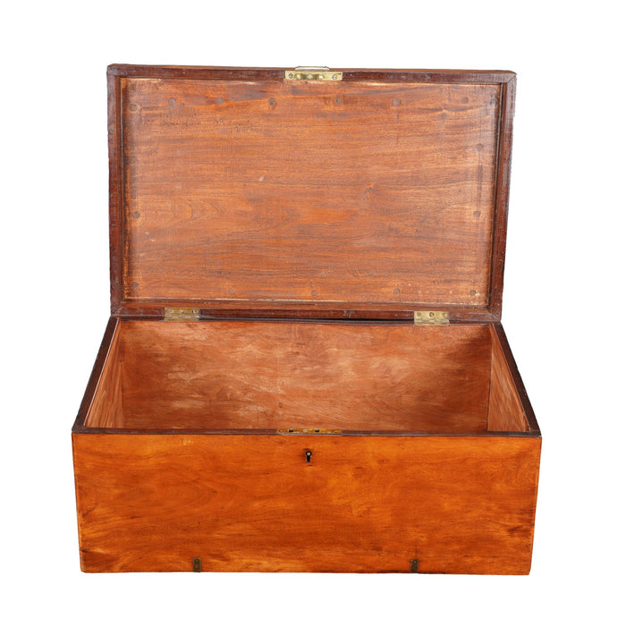 British officer’s trunk in mahogany and brass (c. 1830)