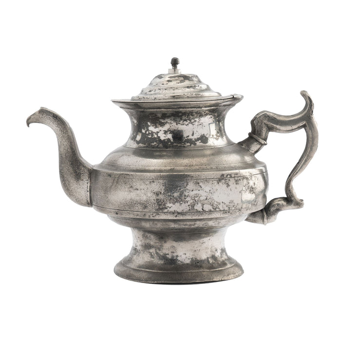 American pewter tea pot (c. 1820)