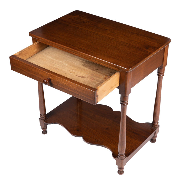American walnut one drawer stand with stretcher shelf (1810-20)