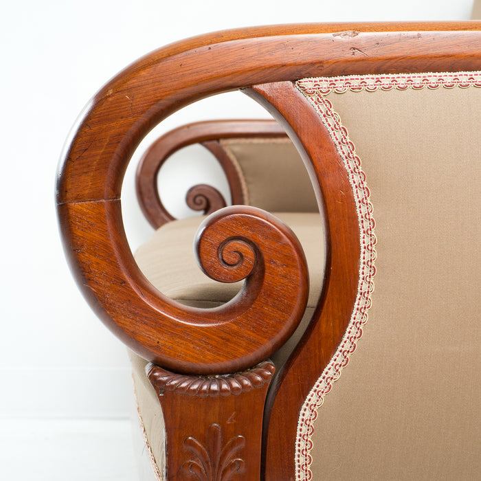 Neoclassic Cubus mahogany upholstered meridienne sofa (c. 1820)