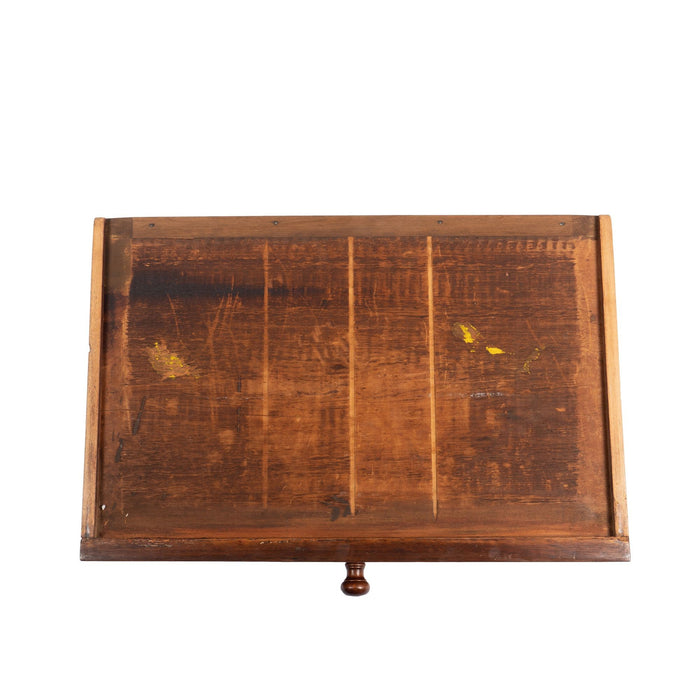 American walnut one drawer stand with stretcher shelf (1810-20)