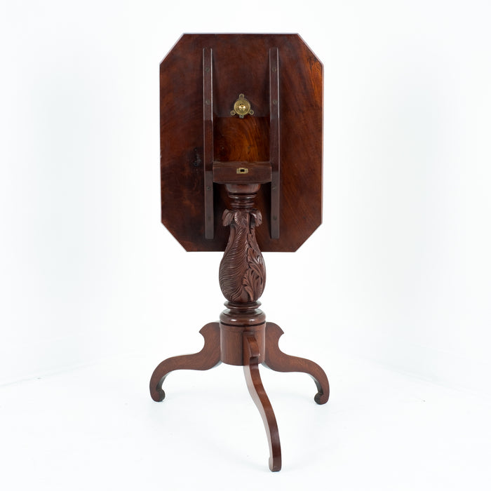 American mahogany tilt top tea table with feather carved pedestal (c. 1815)