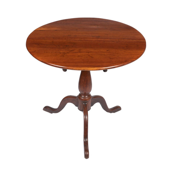 American cherry Chippendale tilt top tea table (1775-1800)