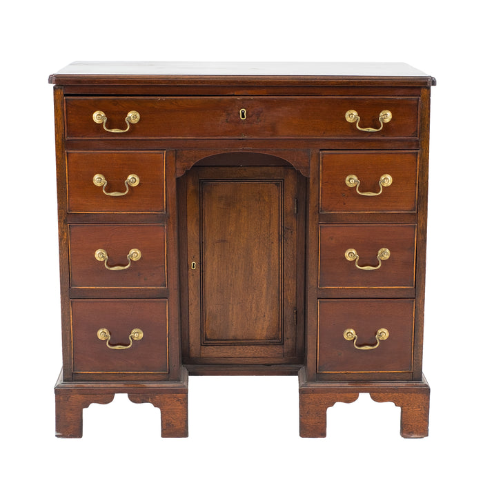 English mahogany knee hole dressing table (c. 1760)
