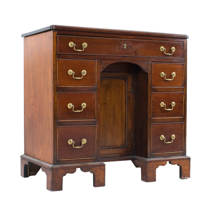 English mahogany knee hole dressing table (c. 1760)