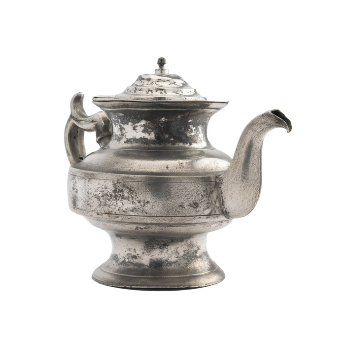 American pewter tea pot (c. 1820)