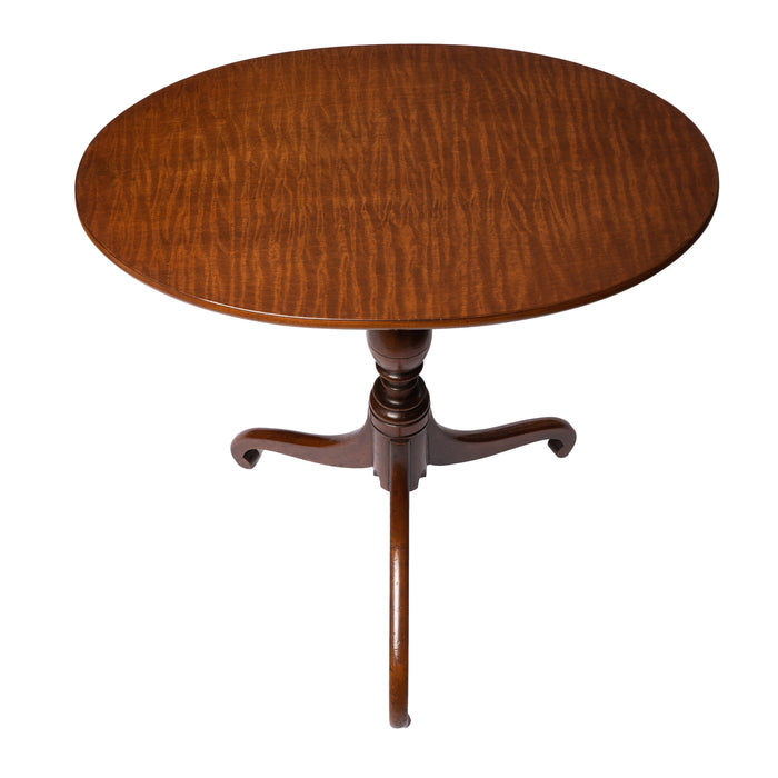 American cherry Hepplewhite candle stand (c. 1800)