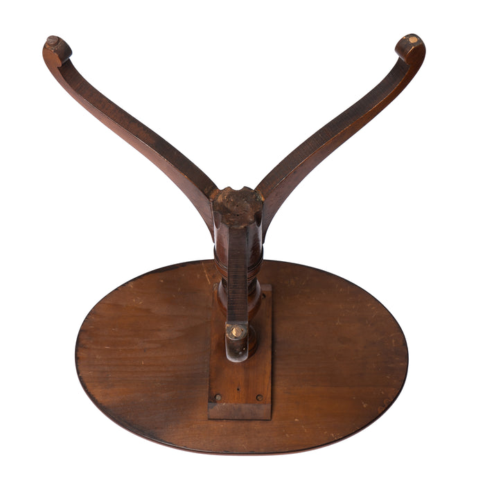 American cherry Hepplewhite candle stand (c. 1800)