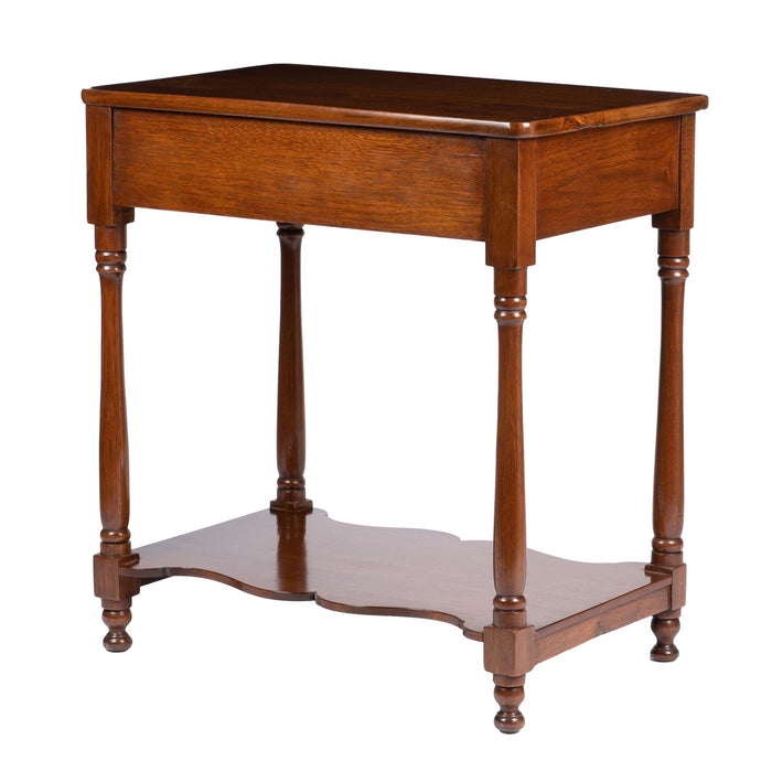 American walnut one drawer stand with stretcher shelf (1810-20)