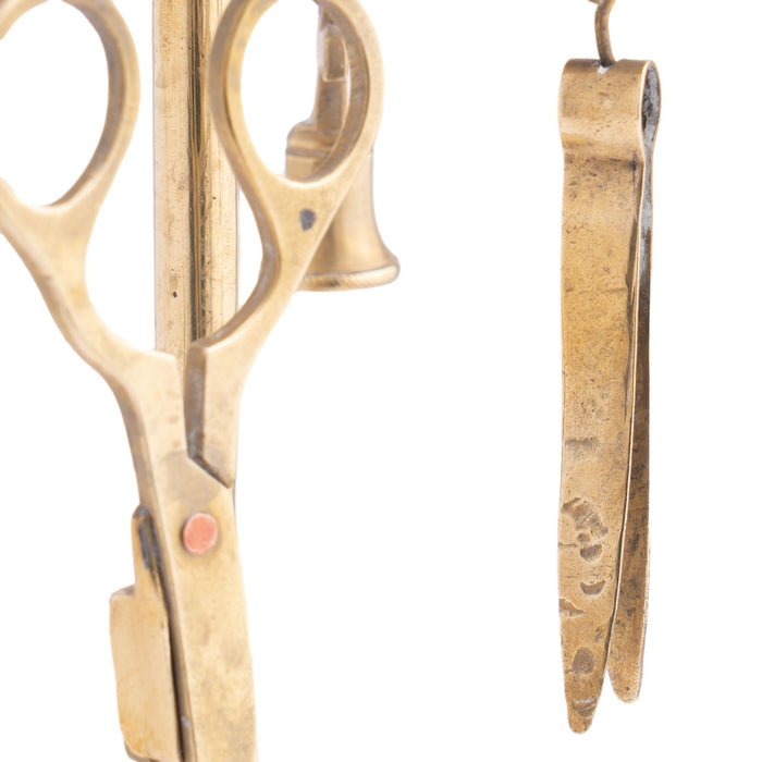 Italian cast brass 4 spout Lucerne oil lamp with wick implements (c. 1790)