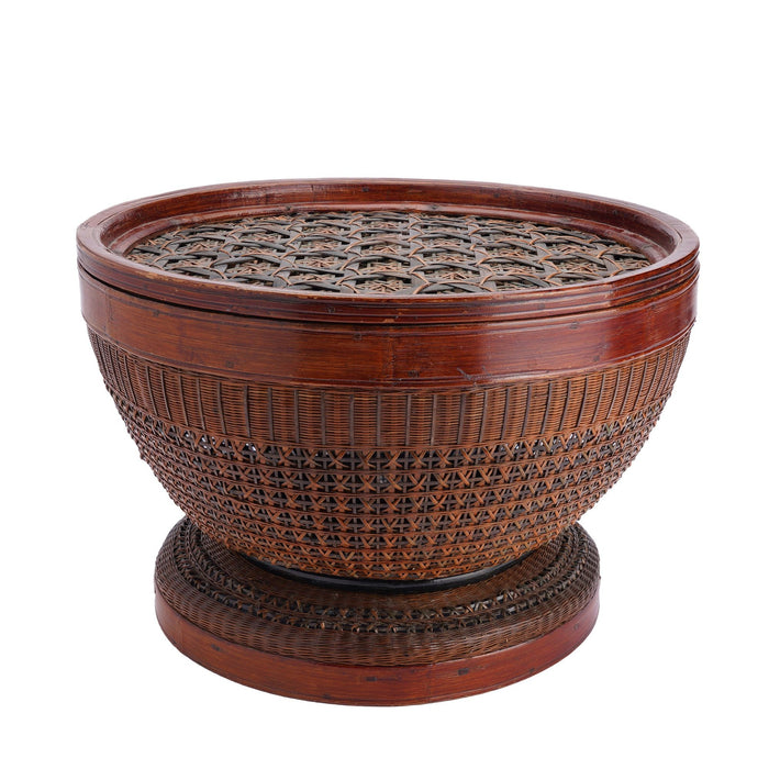 Chinese betrothal basket with cover (1880-1910)