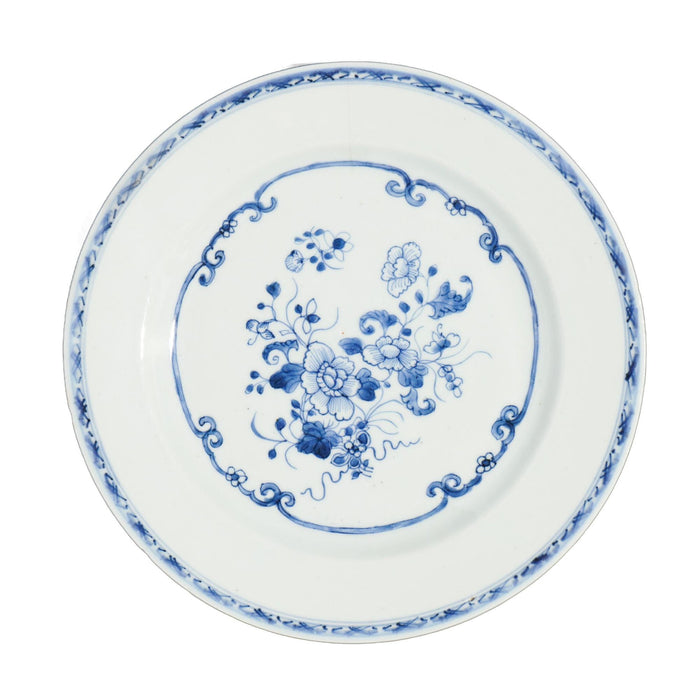 Chinese export porcelain plate decorated in cobalt underglaze blue (c. 1750's)