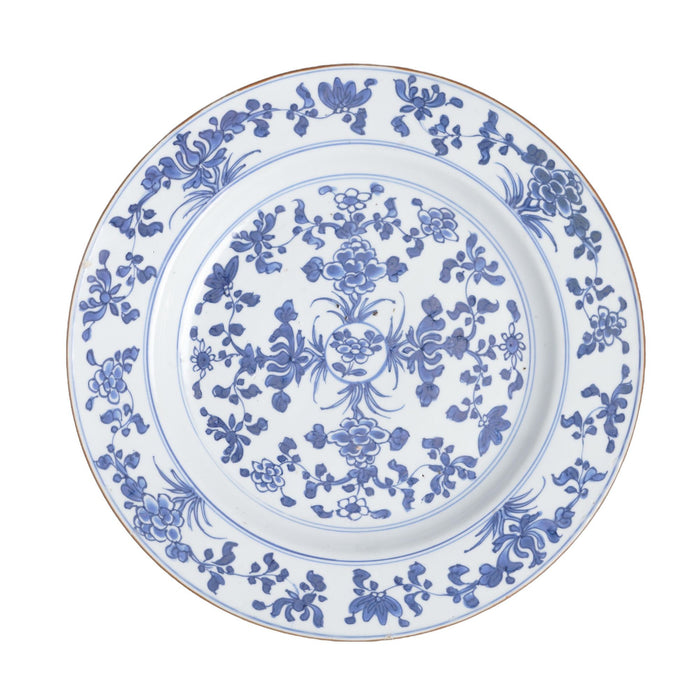 Chinese Porcelain Qianlong Charger (c. 1710-20)