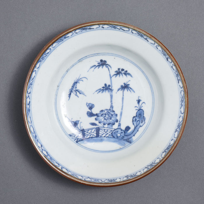 Chinese export porcelain shallow dish (c. 1800)