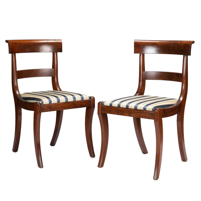 Pair of New York mahogany Klismos slip seat side chairs (1825)