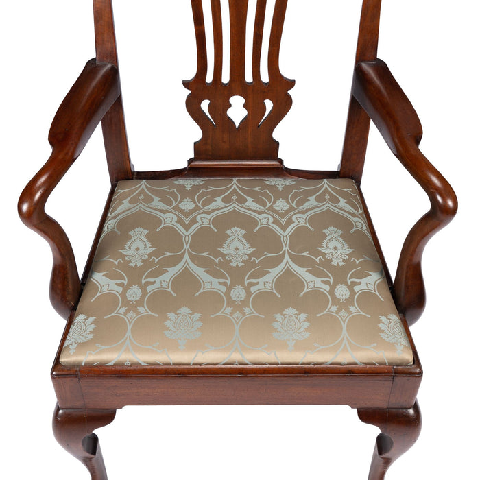 English George II walnut arm chair with upholstered slip seat (1740)