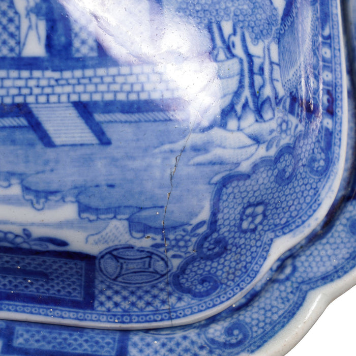 English Davenport Tea House pattern covered serving dish (c. 1800-25)