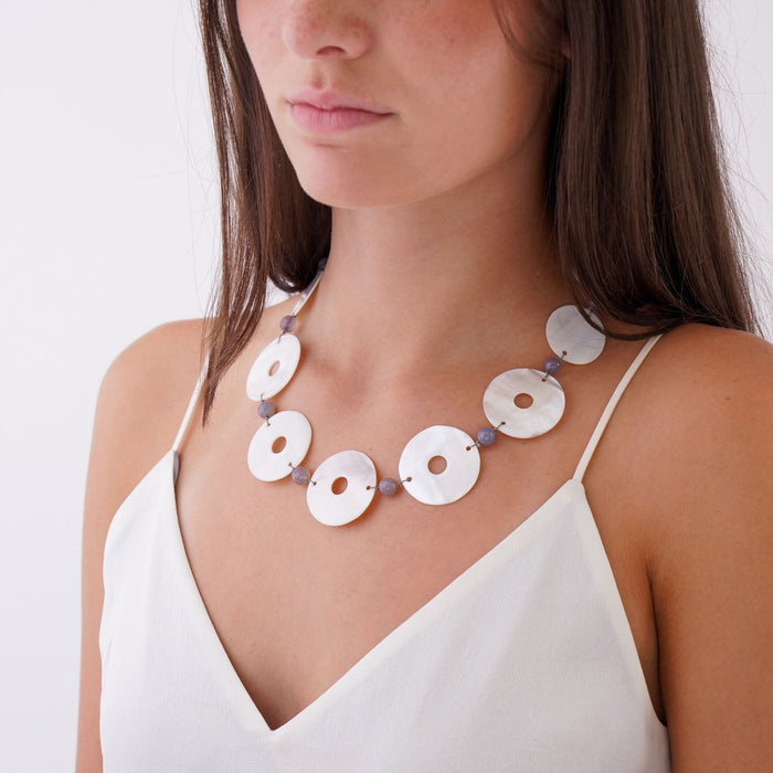 Mother of pearl disc necklace