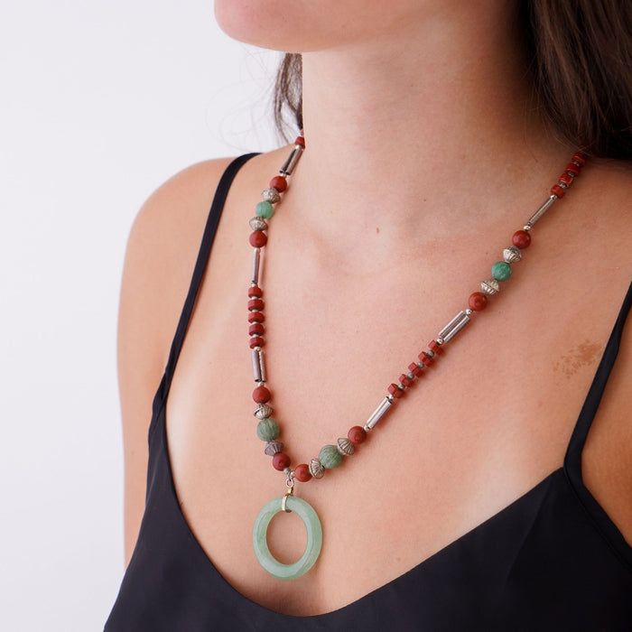 Pendant necklace of jasper, chalcedony, and silver beads