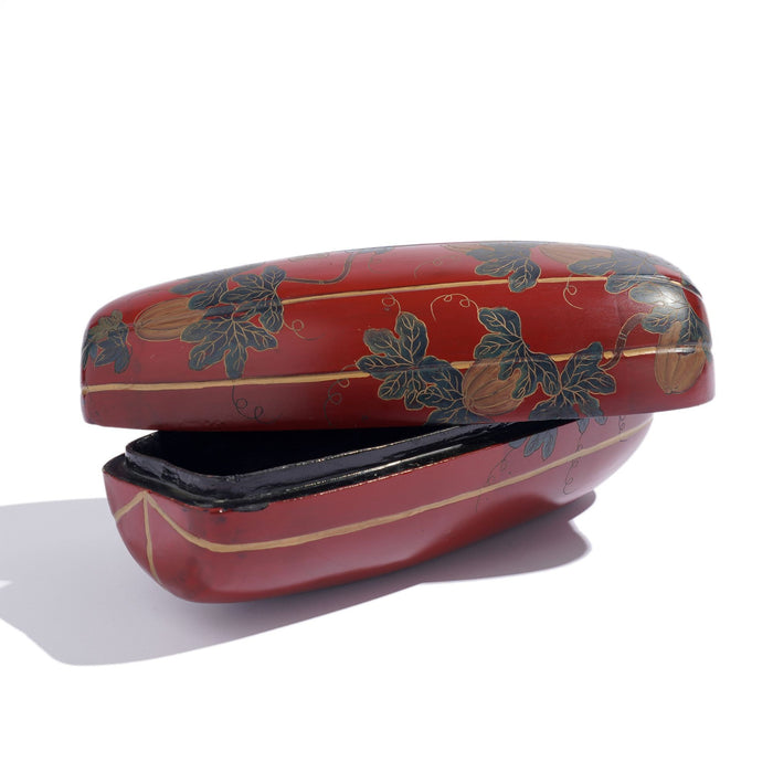 Japanese gourd form Maki-e red lacquered box (1900's)