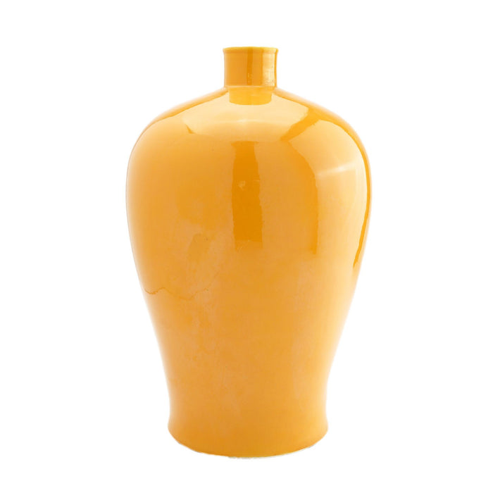 Large Chinese mei-ping form porcelain vase in Imperial yellow (1912-1949)