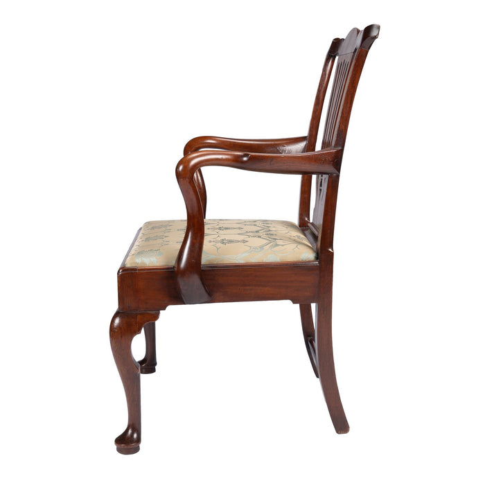 English George II walnut arm chair with upholstered slip seat (c. 1740-60)