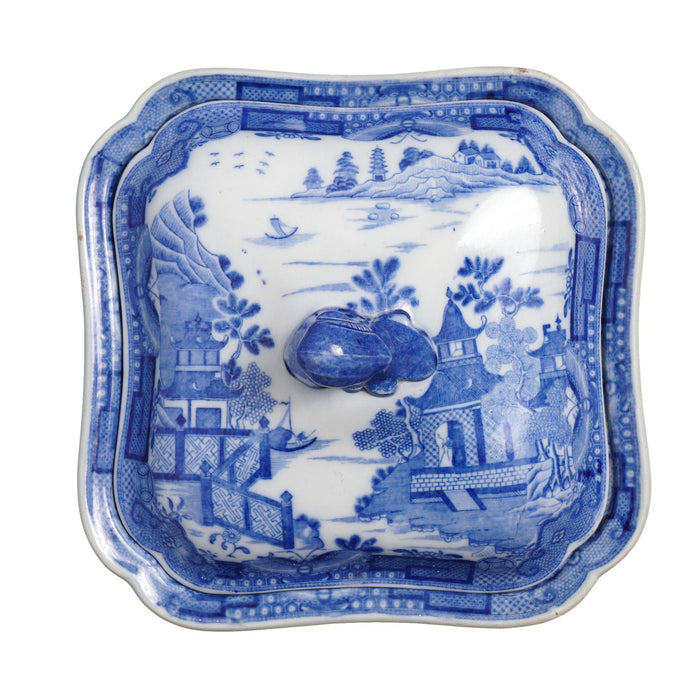 English Davenport Tea House pattern covered serving dish (c. 1800-25)