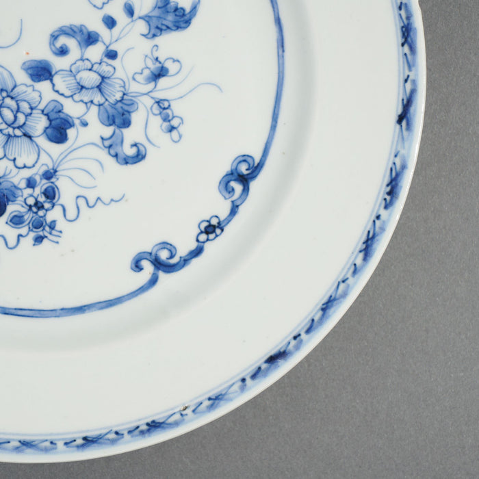 Chinese export porcelain plate decorated in cobalt underglaze blue (c. 1750's)